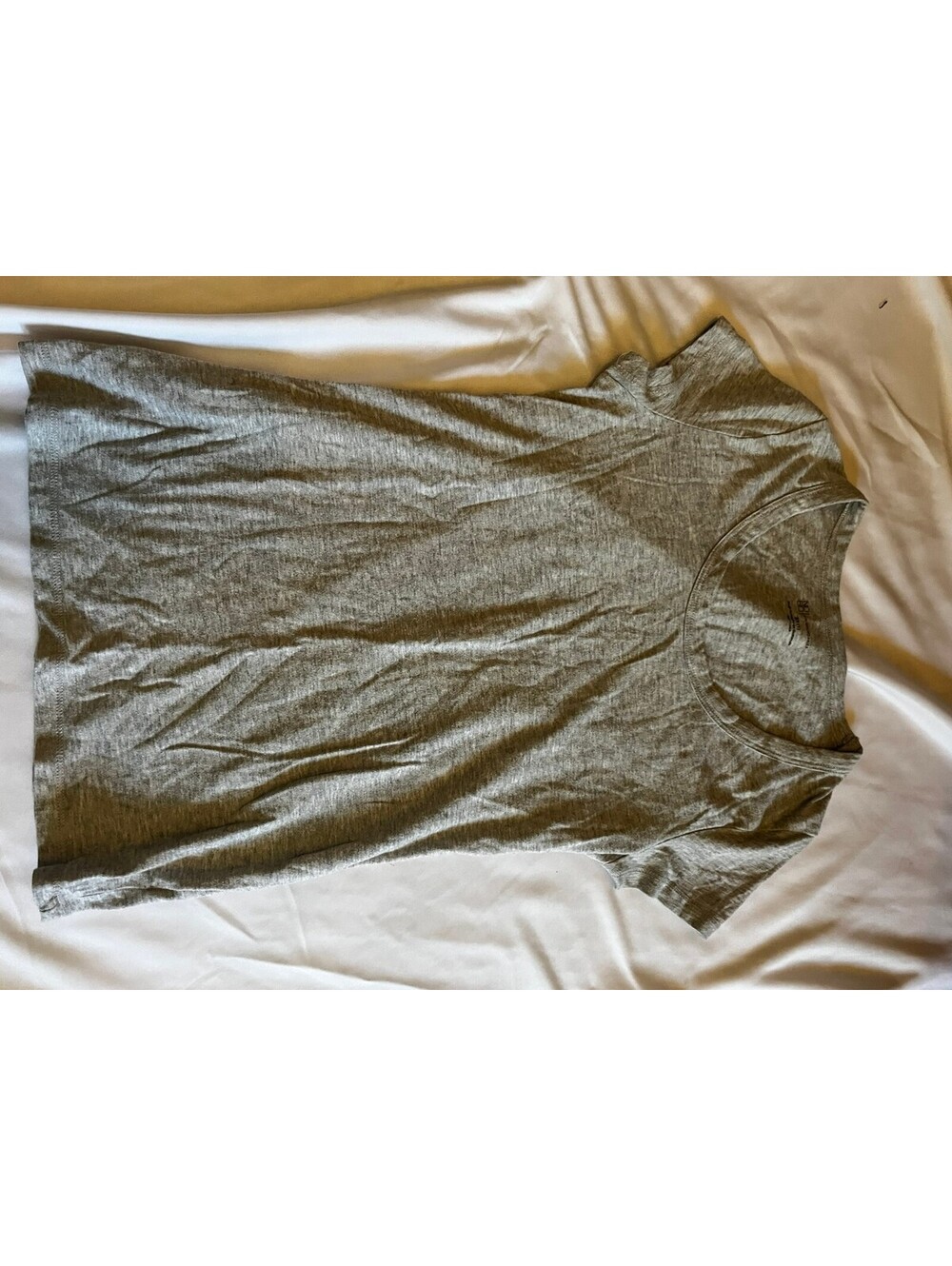Heather gray V neck T shirt girls